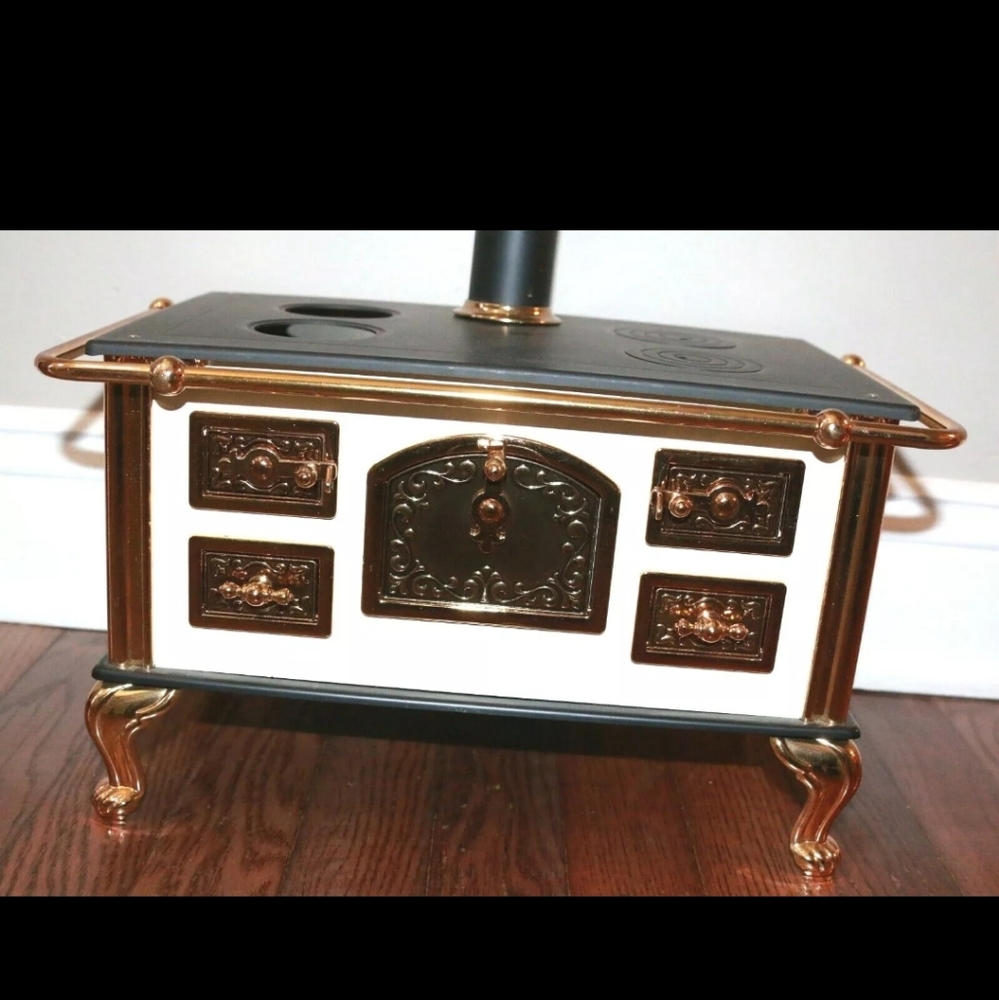 Vintage large doll wood stove black / gold tone trim approx 14x8x8" - Picture 3 of 8